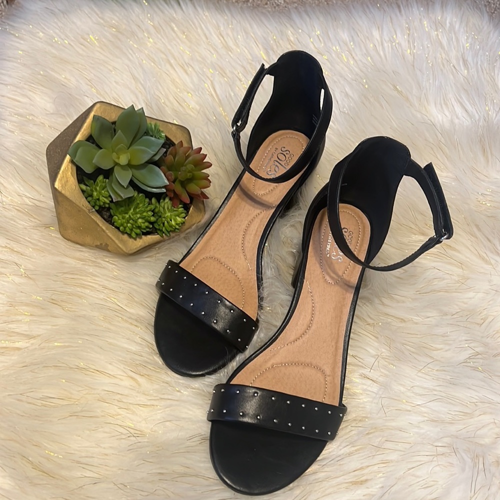 EUC GOOD SOLES by CATHERINES Black Women Size 8 W Block Heel Shoes Sandals
